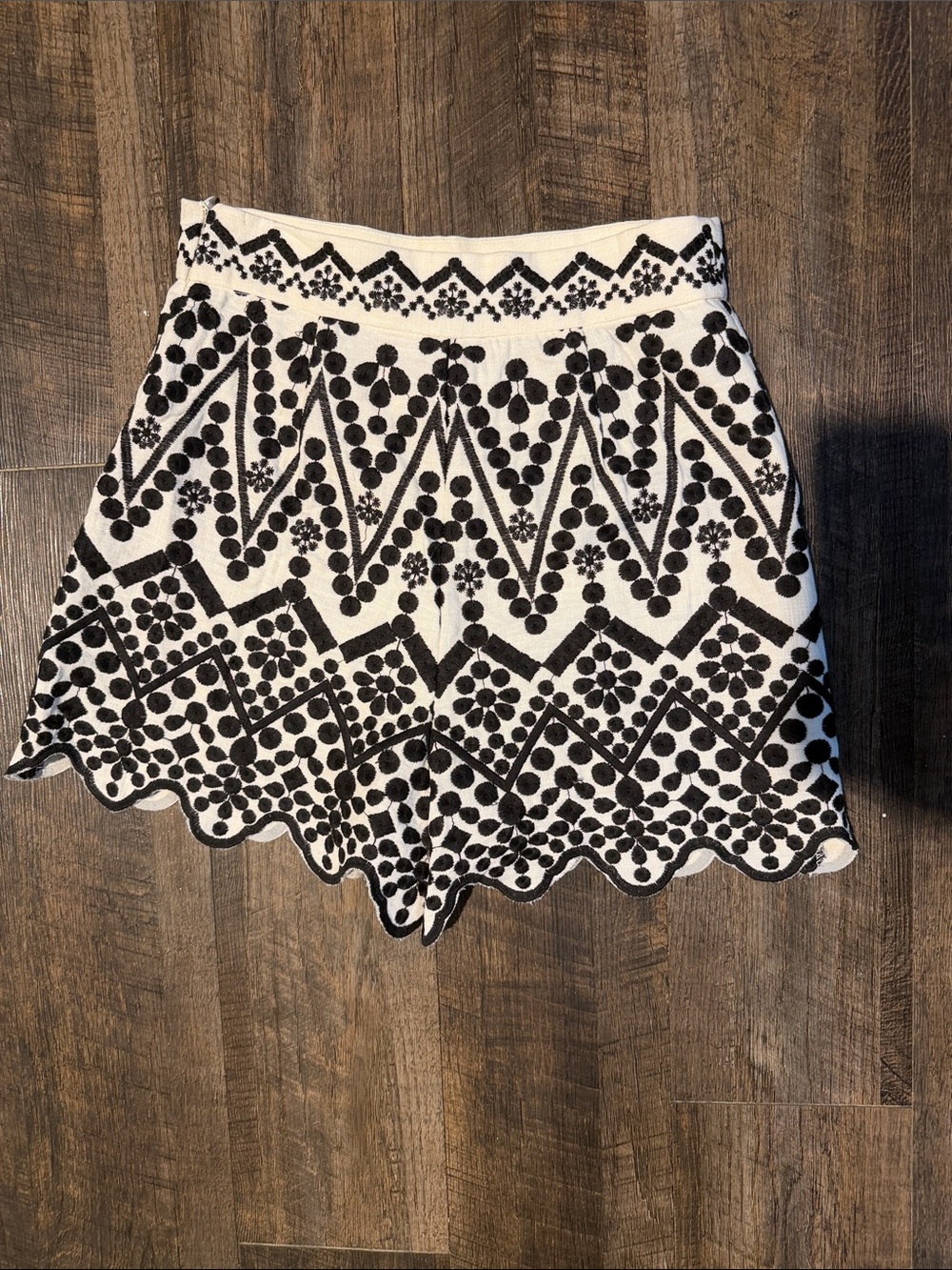 Zara Black and White Embroidered Scalloped shorts